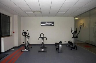 10 Rue Du Commandant D'estienne D'orves, Villeneuve-la-Garenne to rent Interior Photo- Image 2 of 4