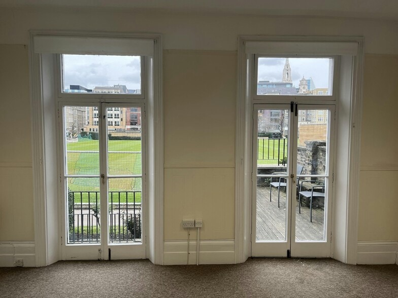 21 Bunhill Row, London to rent - Interior Photo - Image 2 of 6
