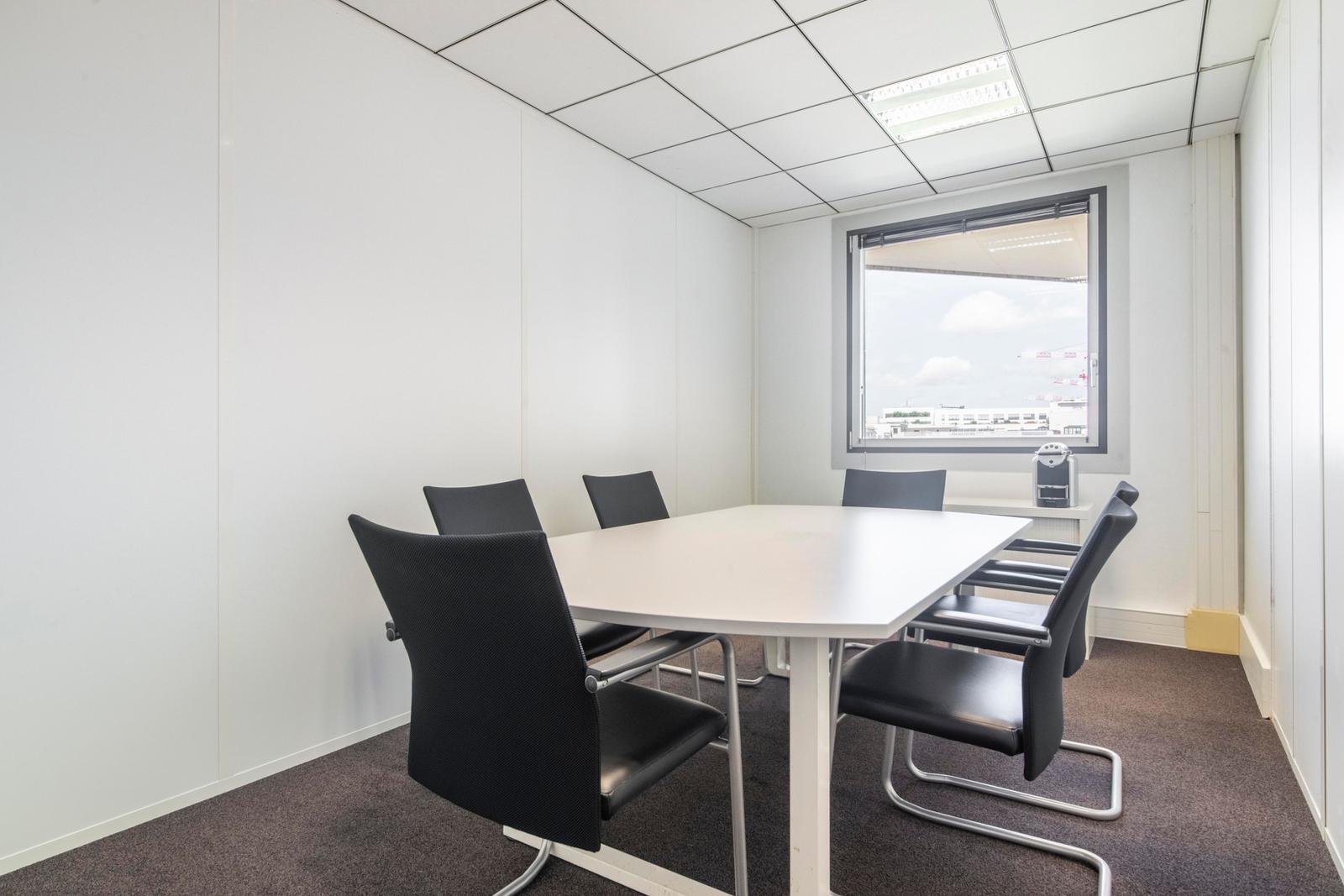 Co-working Space in Levallois-Perret to rent Interior Photo- Image 1 of 10