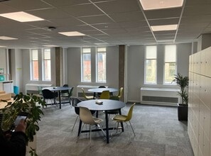 76 High St, Winchester to rent Interior Photo- Image 1 of 3