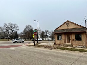 103 E Main St, Yorkville, IL for sale Building Photo- Image 1 of 1