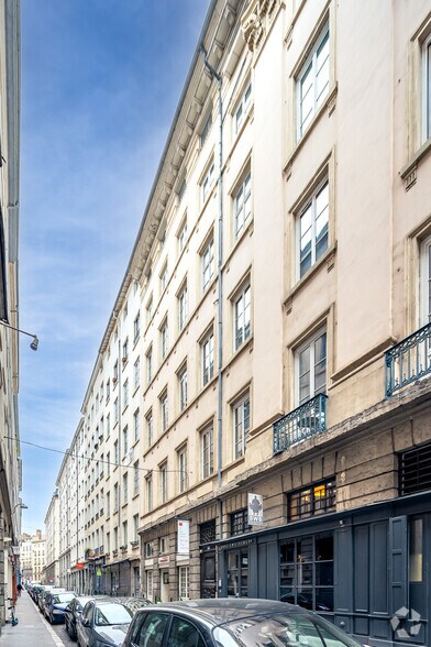 14 Rue Royale, Lyon to rent - Primary Photo - Image 1 of 3