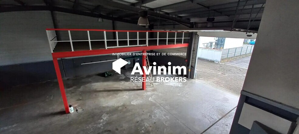 Industrial in Colomiers to rent - Interior Photo - Image 2 of 9