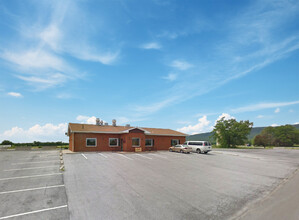 360 Midway Rd, Bethel, PA for rent Primary Photo- Image 1 of 2