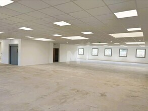 Office in Lisses to rent Interior Photo- Image 1 of 4