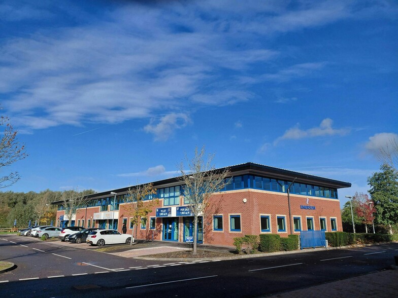 Station Rd, Reading to rent - Building Photo - Image 2 of 11