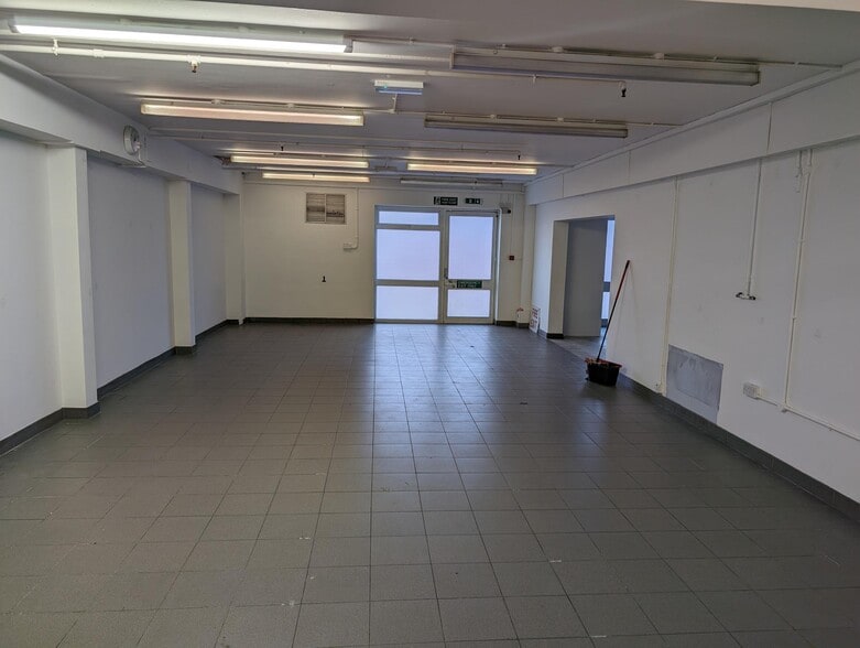 Nat Ln, Winsford to rent - Interior Photo - Image 3 of 4