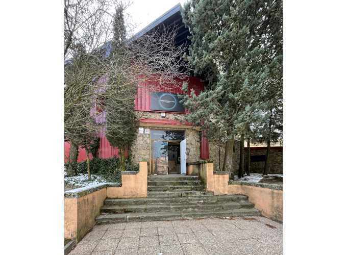 Retail in El Espinar, Segovia to rent Primary Photo- Image 1 of 19