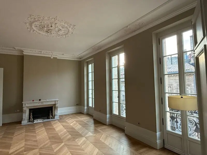 Location Bureaux 195 m² - Photo 1