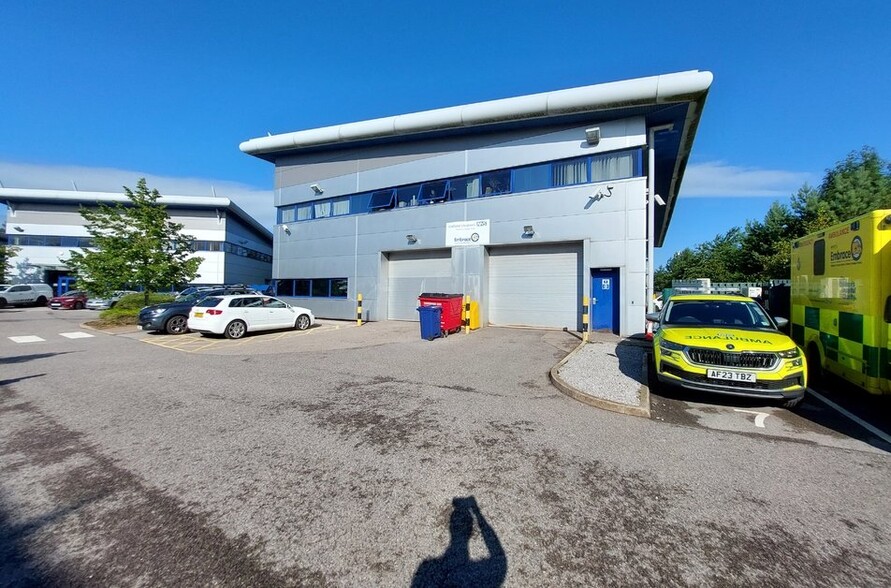 Capitol Close, Barnsley for rent - Building Photo - Image 1 of 3