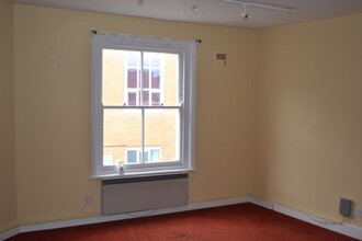 29 Market St, Alton for rent Interior Photo- Image 2 of 4