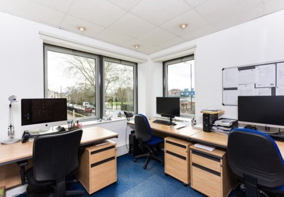 102-104 Church Rd, Teddington to rent - Interior Photo - Image 2 of 5