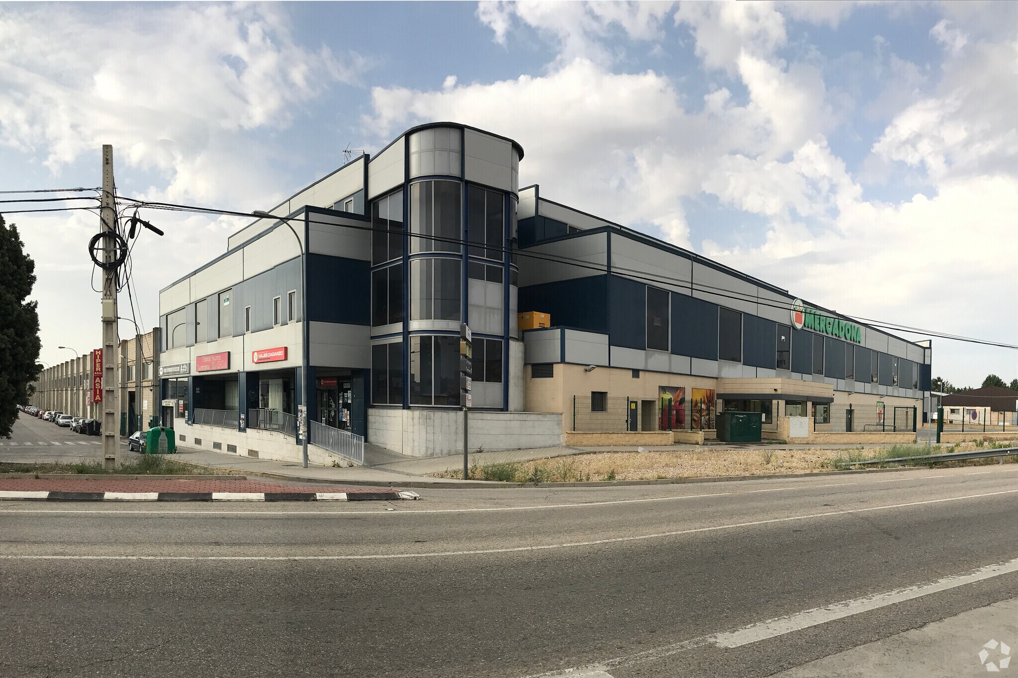 Calle de Ramón y Cajal, 60, Daganzo de Arriba, Madrid for sale Primary Photo- Image 1 of 4