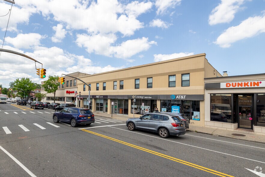 376-390 Plandome Rd, Manhasset, NY for sale - Primary Photo - Image 1 of 8