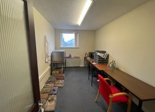 110 Lammas St, Carmarthen to rent Interior Photo- Image 1 of 7