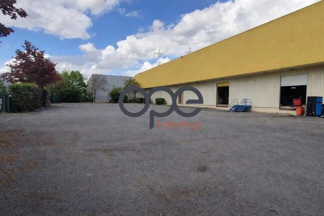 Vente Entrepôt 1 600 m²