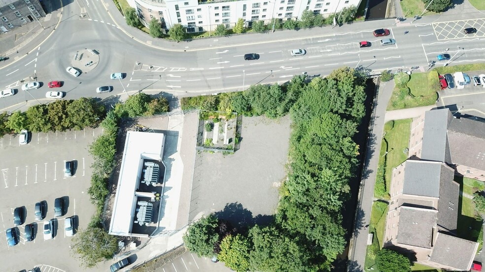 Paul St, Perth to rent - Building Photo - Image 2 of 10