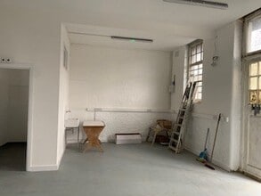 36-38 Peckham Rd, London to rent Interior Photo- Image 2 of 4