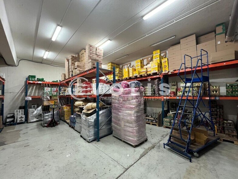 Light Industrial in Neuilly-sur-Marne for sale - Interior Photo - Image 2 of 6