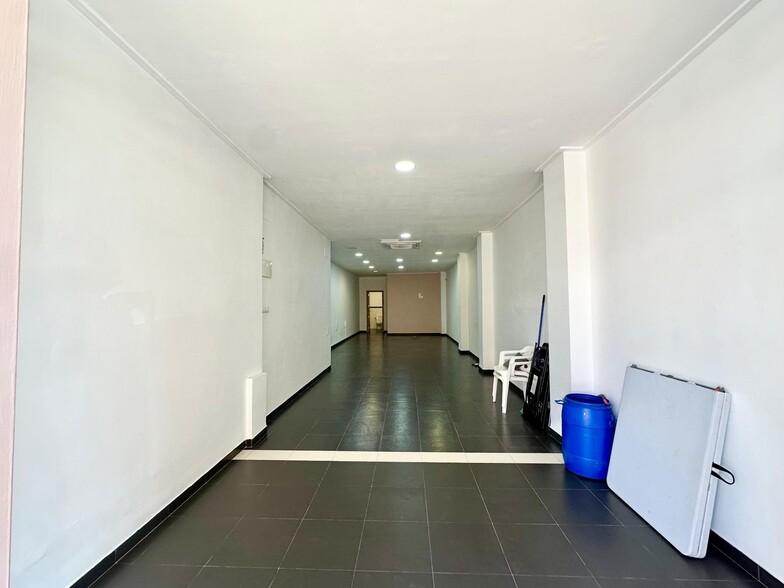 Retail in L'Alcúdia, Valencia to rent - Building Photo - Image 1 of 13