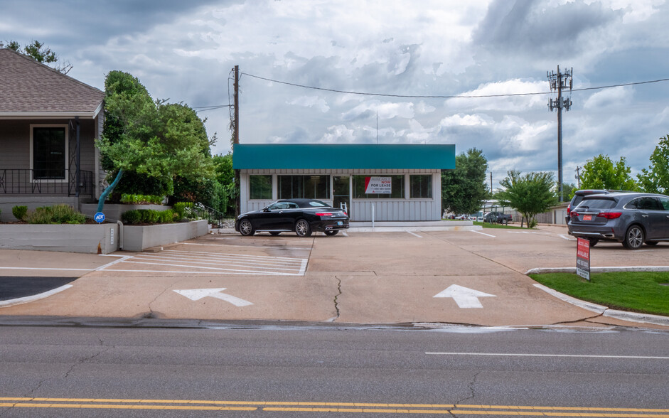 7908 N Western Ave, Oklahoma City, OK for rent - Building Photo - Image 1 of 10