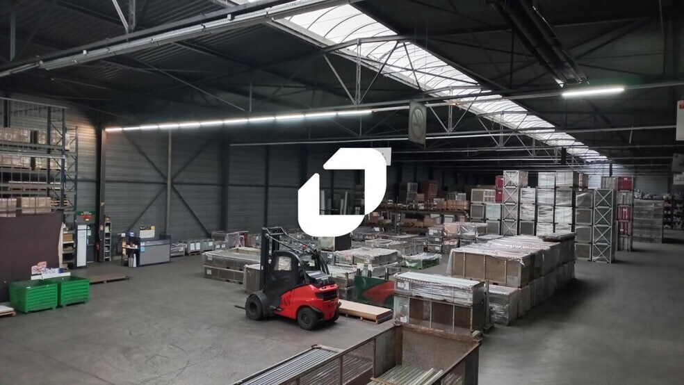 Light Industrial in Mitry-Mory to rent - Interior Photo - Image 2 of 4