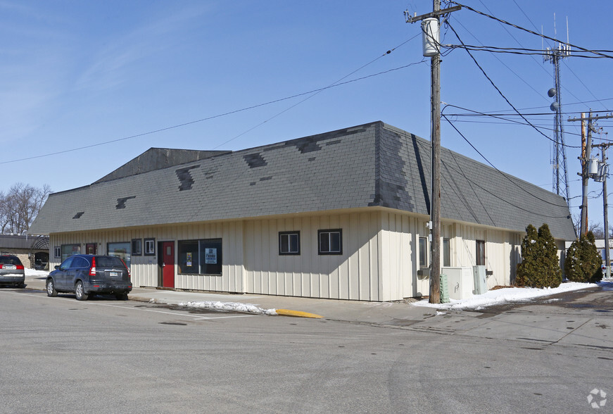 26-30 W 3rd St, Litchfield, MN for rent - Primary Photo - Image 1 of 2