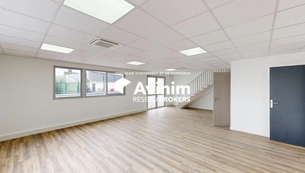 Industrial in Bezons to rent - Interior Photo - Image 3 of 7