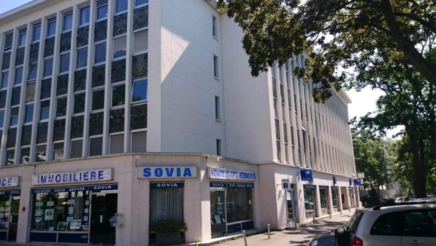 Office in Le Chesnay-Rocquencourt to rent Building Photo- Image 1 of 9