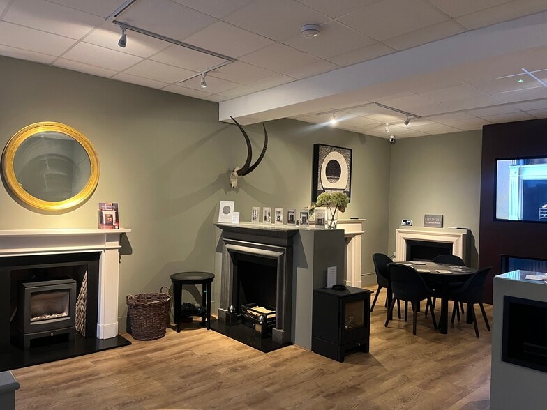 70 London Rd, St Albans to rent - Building Photo - Image 2 of 4