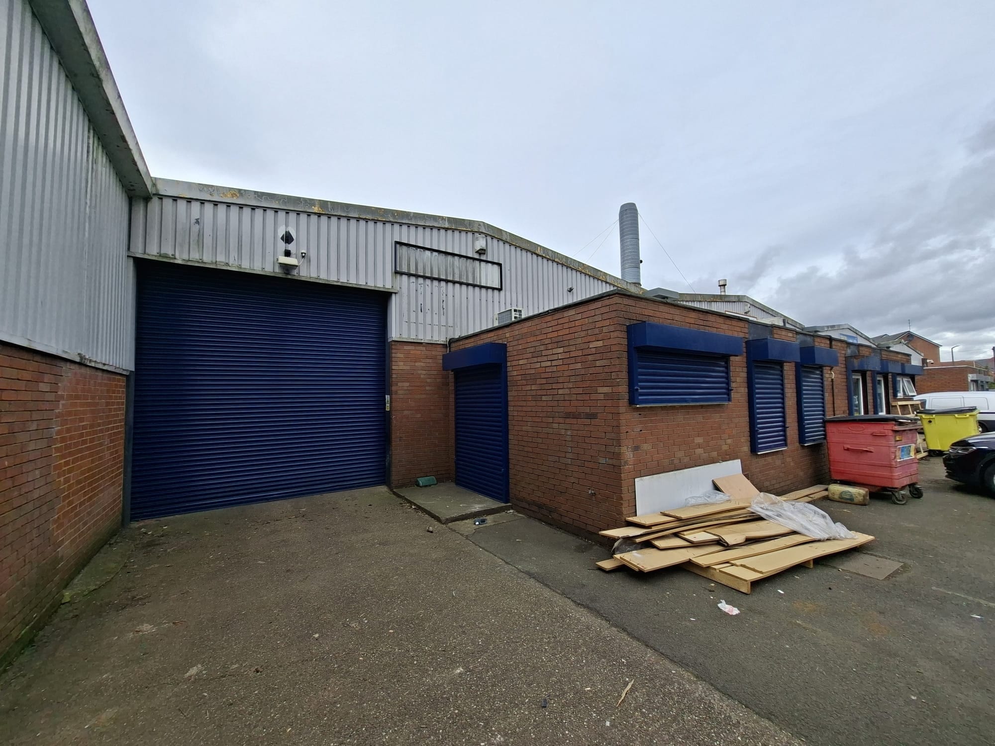 Cradley Rd, Cradley Heath to rent Building Photo- Image 1 of 6