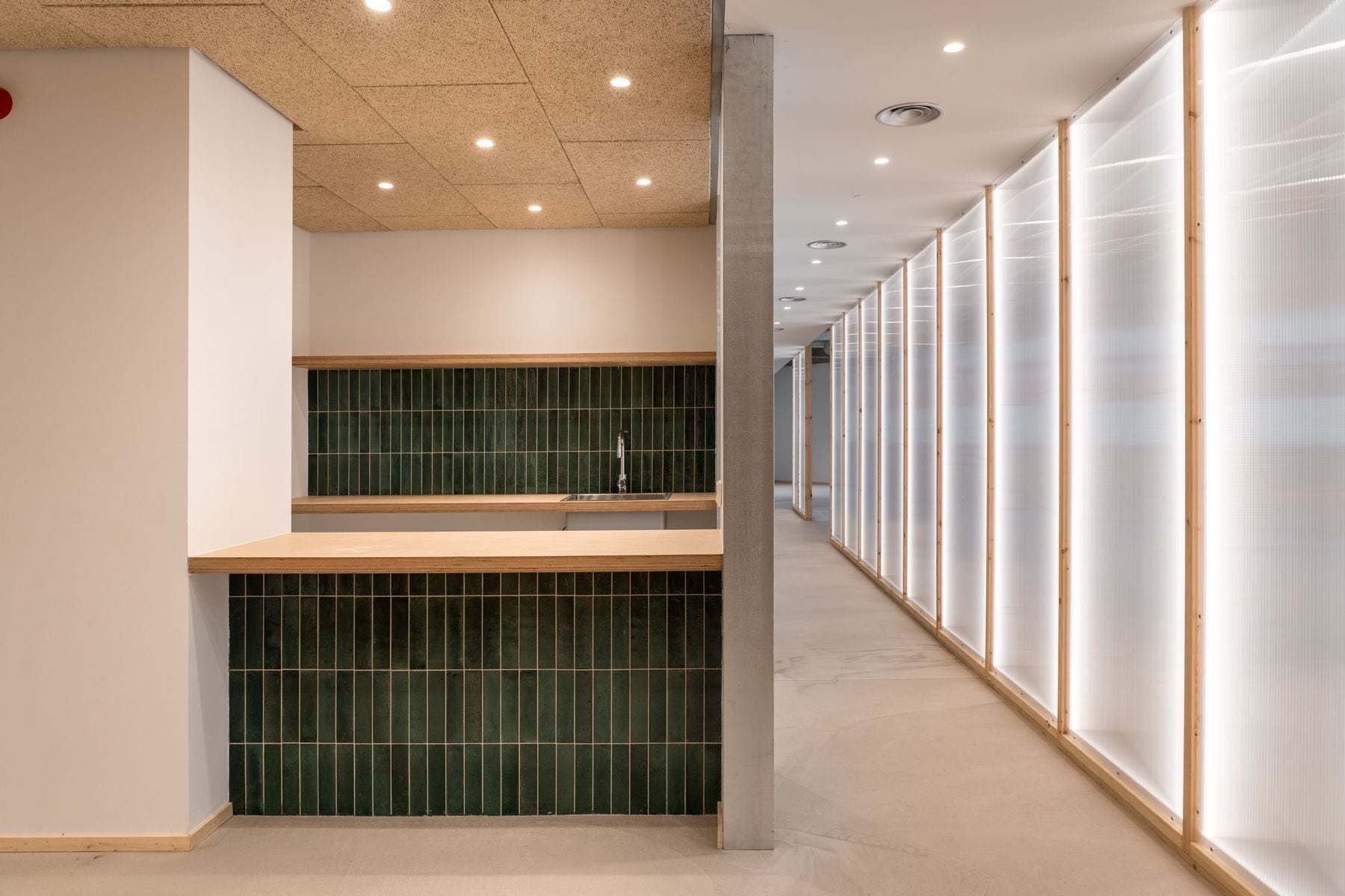 Passeig De La Zona Franca, 135-139, Barcelona, Barcelona to rent Interior Photo- Image 1 of 27