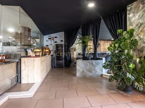 Retail in Montornès del Vallès, Barcelona to rent Interior Photo- Image 1 of 30