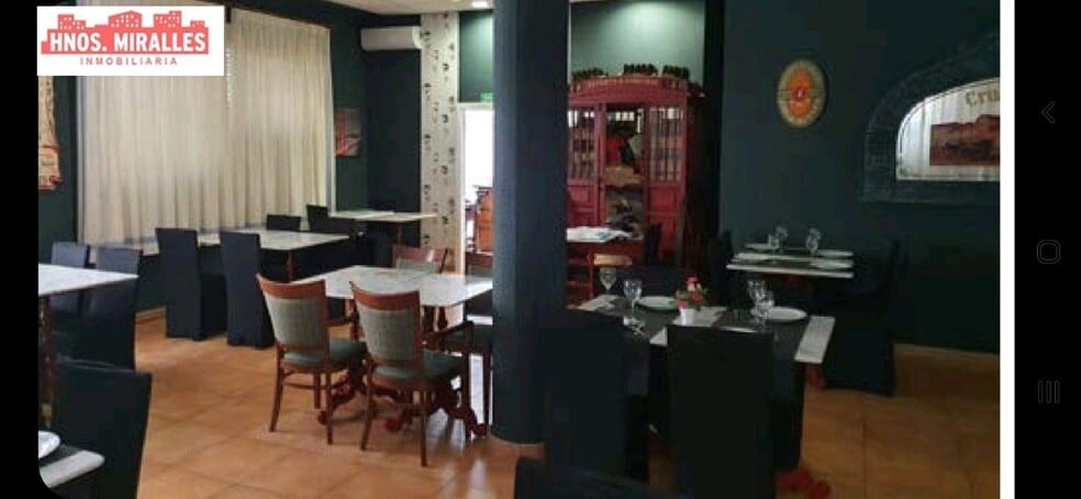 Retail in Santa Pola, Alicante to rent - Building Photo - Image 2 of 24