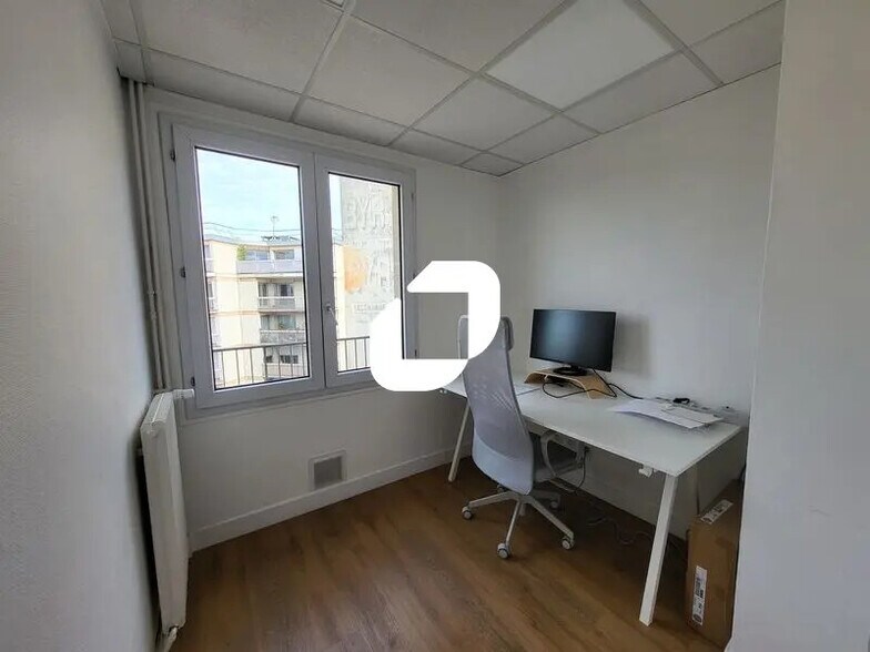Office in Versailles to rent - Interior Photo - Image 3 of 8