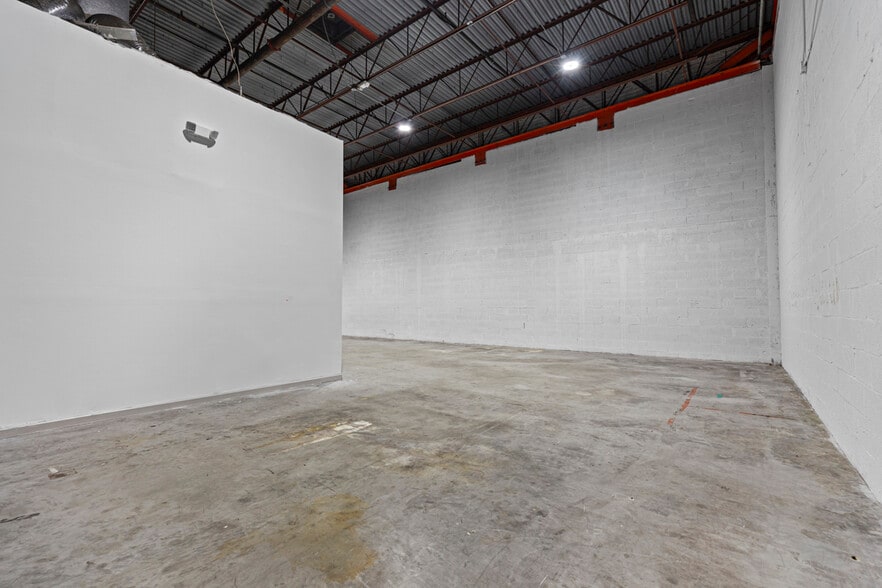 2101-2163 NW 79th Ave, Doral, FL to rent - Interior Photo - Image 2 of 18