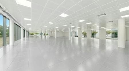 3 Wellington Way, Weybridge to rent - Interior Photo - Image 3 of 12