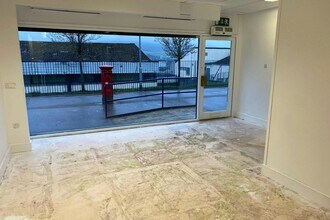 1-5 Ladyton Shopping Centre, Alexandria to rent Interior Photo- Image 2 of 6