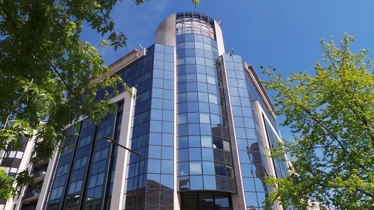 Office in Boulogne-Billancourt to rent Building Photo- Image 1 of 4