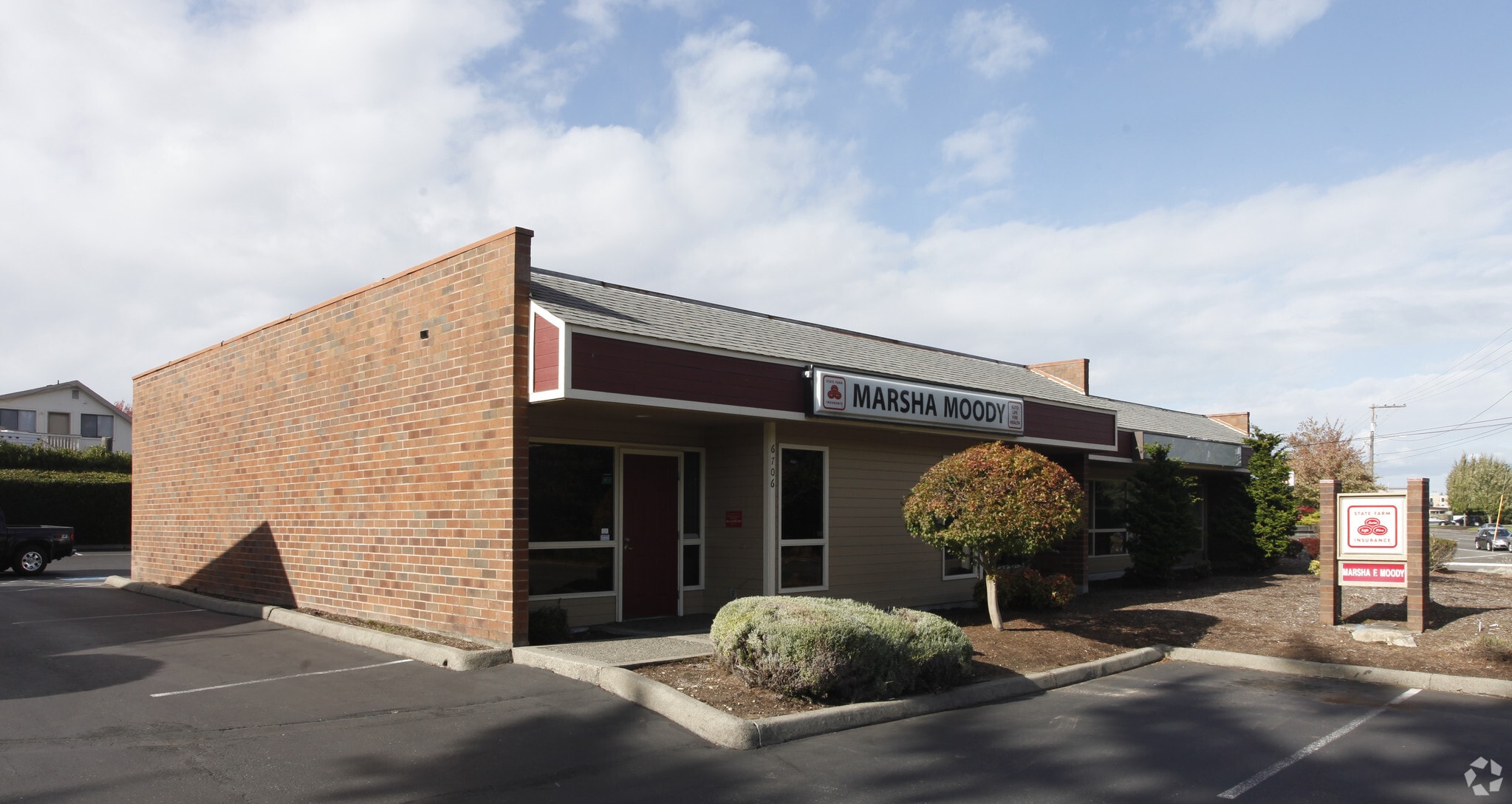 6706 24th St W & 6711 Regents Blvd portfolio of 2 properties for sale on LoopNet.co.uk Primary Photo- Image 1 of 3