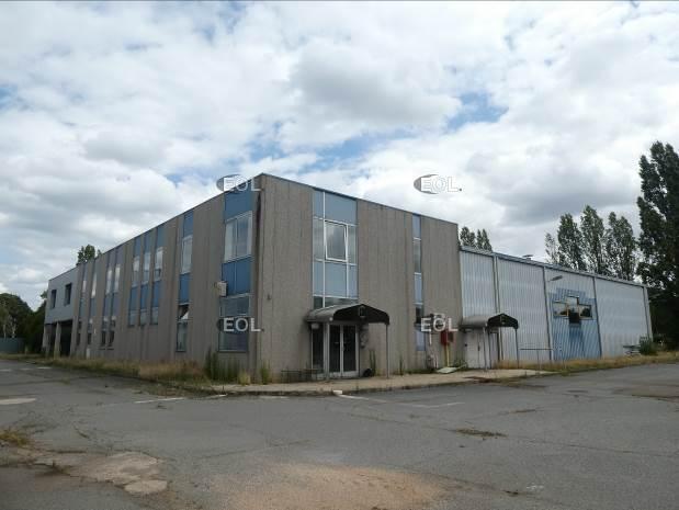 Industrial in Les Mureaux to rent Building Photo- Image 1 of 8