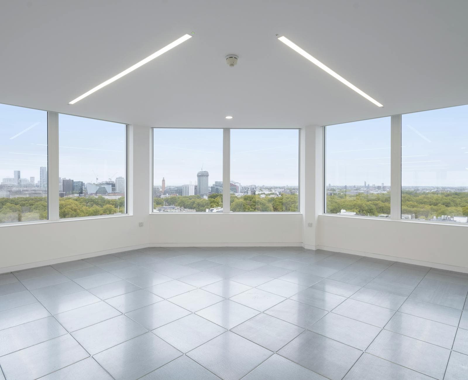 25 St. James's St, London to rent Interior Photo- Image 1 of 1