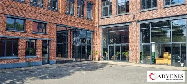 Location Commerce 321 m² à 1 300 m²