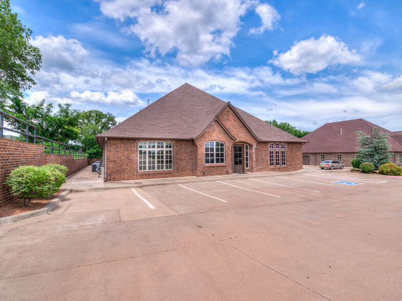 3027 Willowwood Rd, Edmond, OK for sale - Building Photo - Image 3 of 21