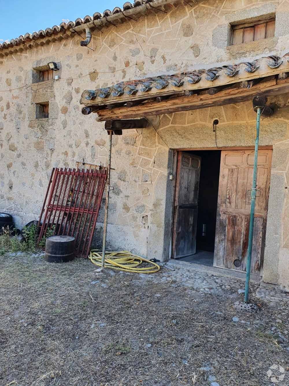 Industrial in Sotillo de la Adrada, Ávila for sale Primary Photo- Image 1 of 22