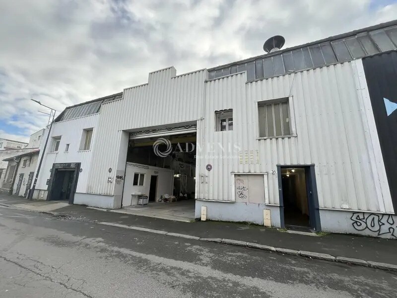 Light Industrial in Montreuil for sale Building Photo- Image 1 of 10