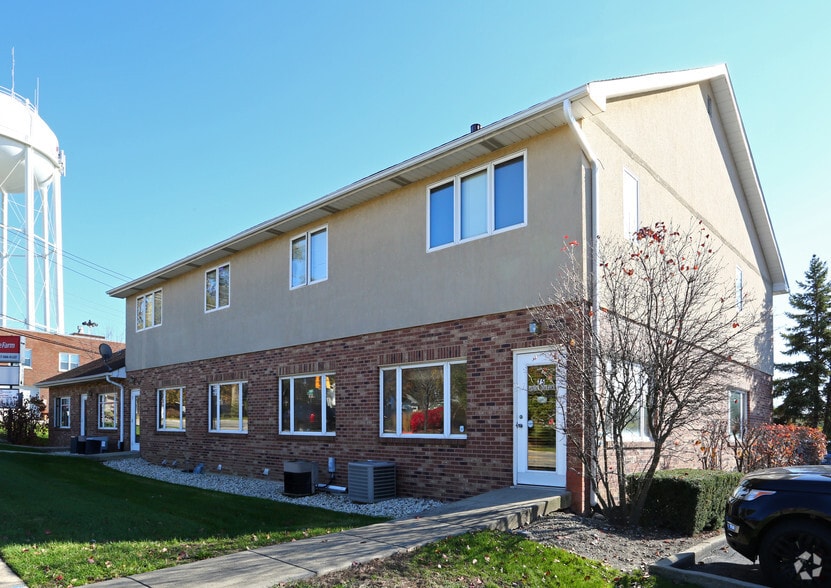 75 E Division St, Mundelein, IL to rent - Building Photo - Image 3 of 4