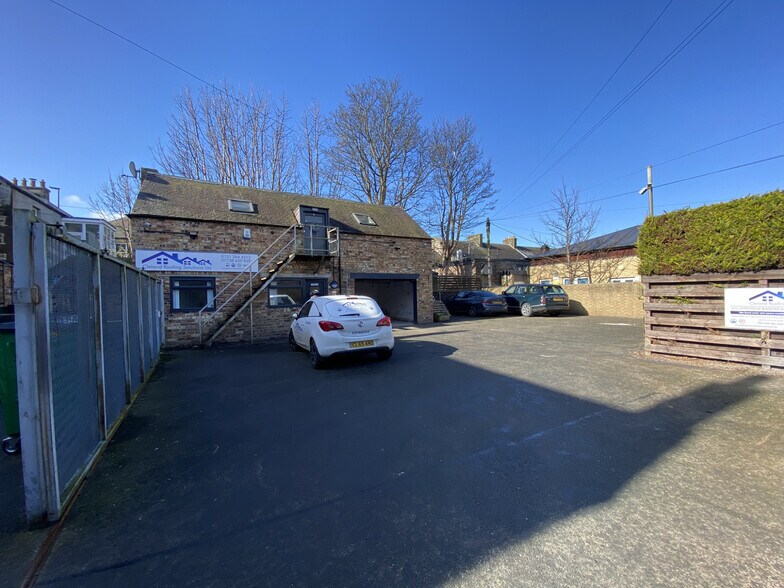 6A Lothian St, Bonnyrigg to rent - Primary Photo - Image 1 of 6