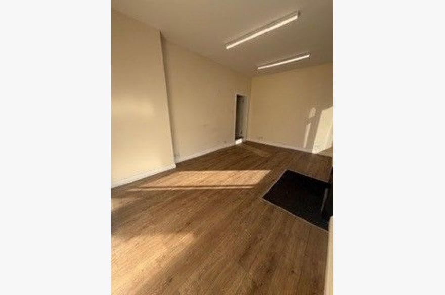 10 North Albert St, Fleetwood to rent Interior Photo- Image 1 of 6