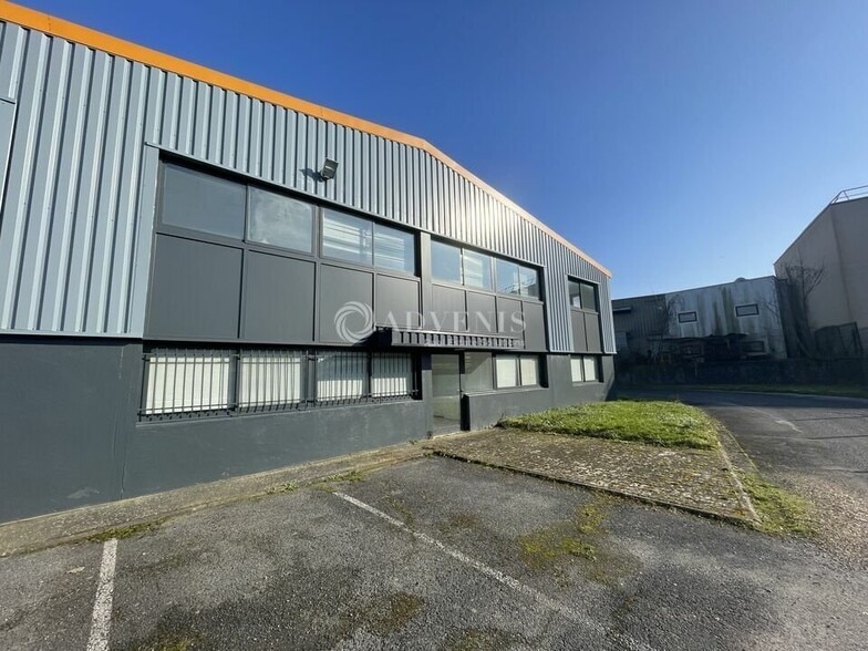 Office in Saint-Soupplets to rent - Building Photo - Image 1 of 9
